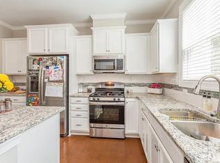 109 Secret Grove Ln, Holly Springs, NC 27540