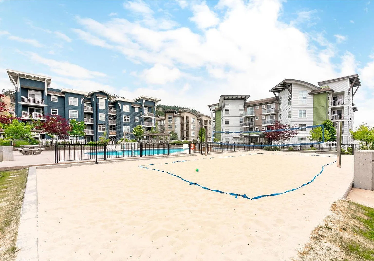 2 bed, 888 sqft, $2,200 — Photo 2