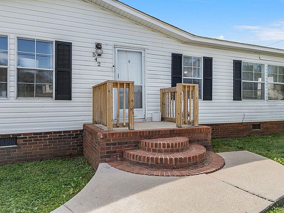 3rd image of 542 Ellis Ferry Rd