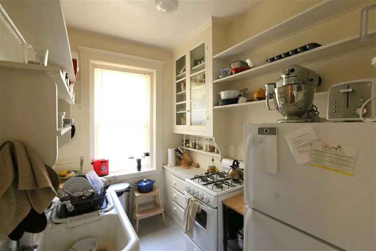 Building Photo - 72 Kirkland St #4