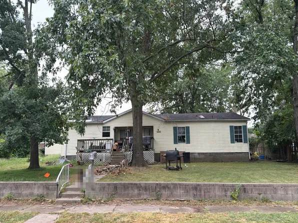 1414 Nelson St, Webb City, MO 64870