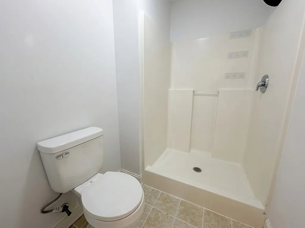3 bed, 1220 sqft, $2,300 — Photo 4