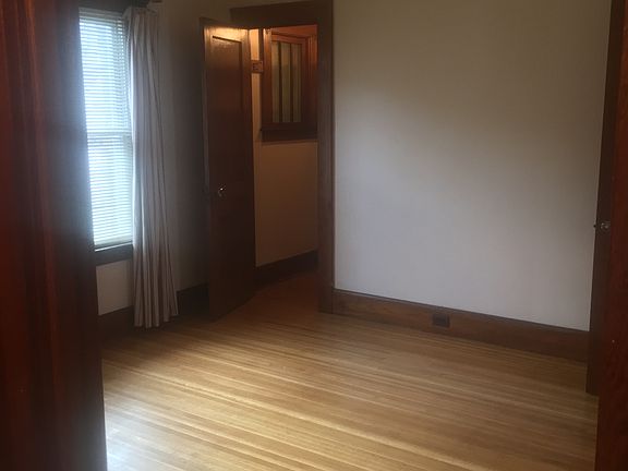 5th image of 4574 North St