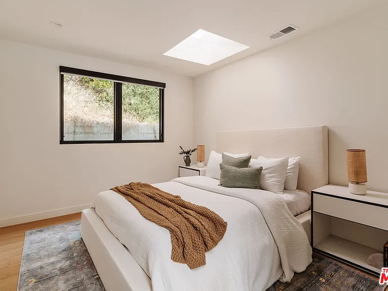 9849 Portola Dr — Photo 12