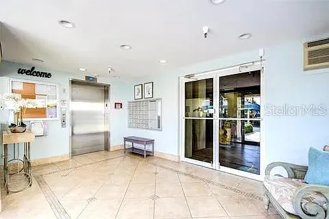 2 bed, 2.0 bath, 1200 sqft, $4,000 — Photo 3