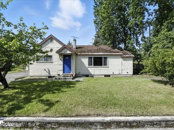 4204 Greenland Dr, Anchorage, AK 99517
