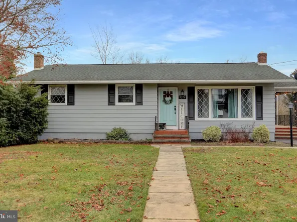 1019 E Main St, Hegins, PA 17938