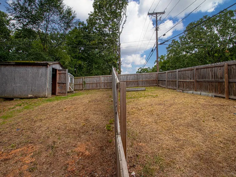 822 N Hughes St — Photo 24