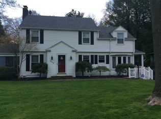 999 Colonial Dr, Youngstown, OH