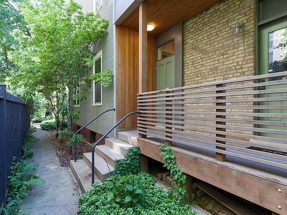 2nd image of 1511 N Wicker Park Ave APT 1R
