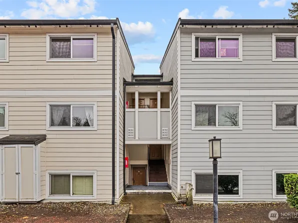 15210 Macadam Road S #D211, Tukwila, WA 98188