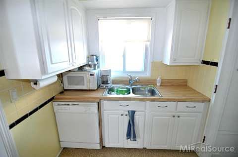 3rd image of 26130 Dartmouth St