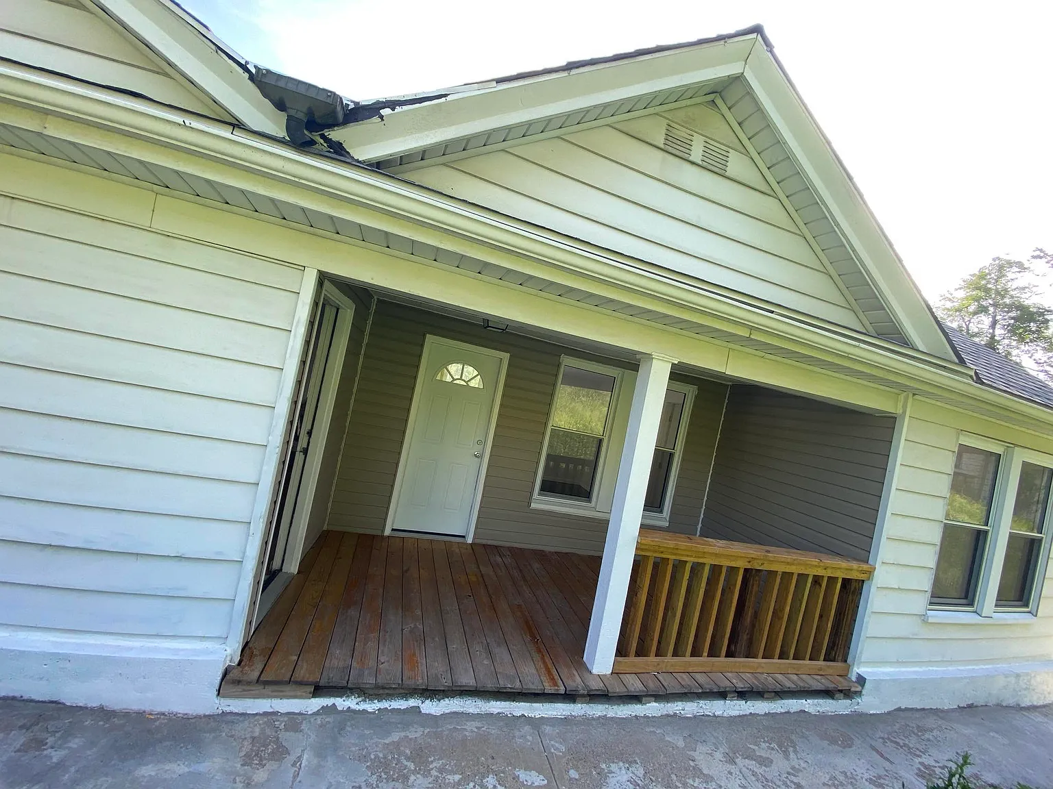 61 Pointview Rd — Photo 4