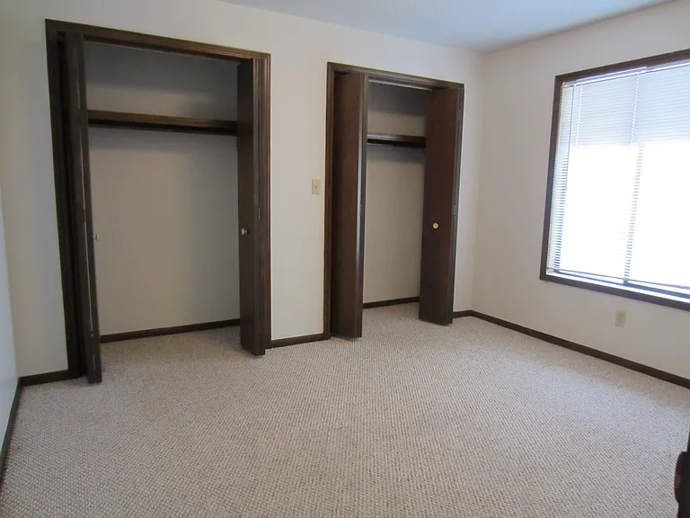 (617-629 East Grand)The Next Best Thing To Campus Housing!! — Photo 21