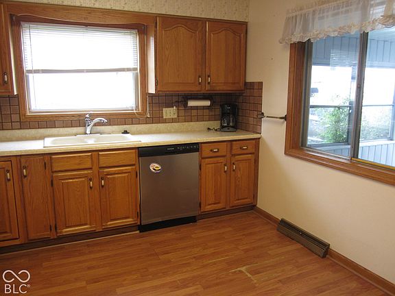 2nd image of 301 Osborne Ave