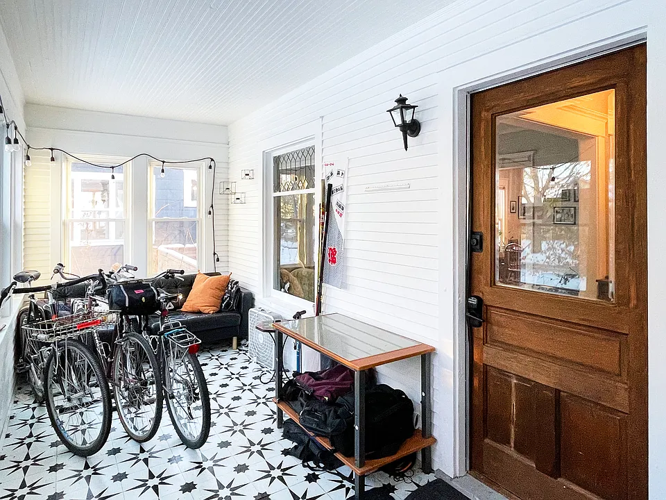 Front 3 season porch