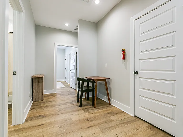 1045 Holiday Dr — Photo 22