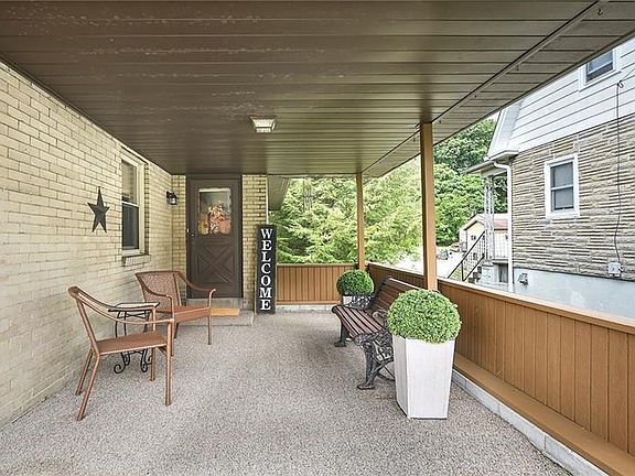 2nd image of 423 Sloan Ave