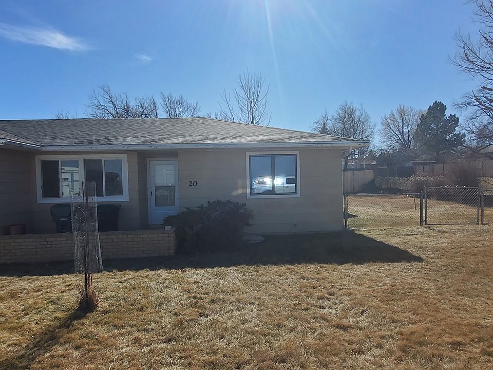 Nice entryway with patio