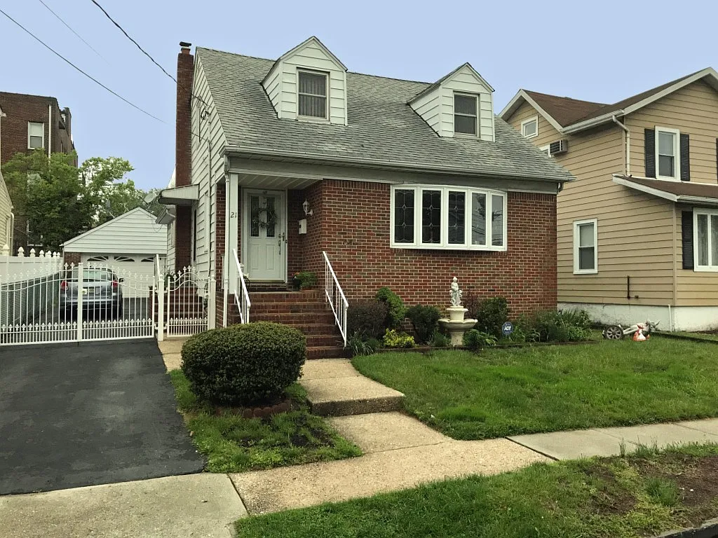 21 Chestnut St photo 1