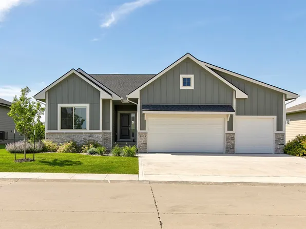 8924 Beery Pl, Johnston, IA 50131
