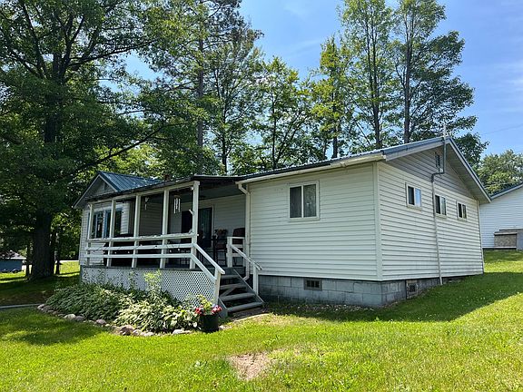 2nd image of 662 N Lakeview Dr