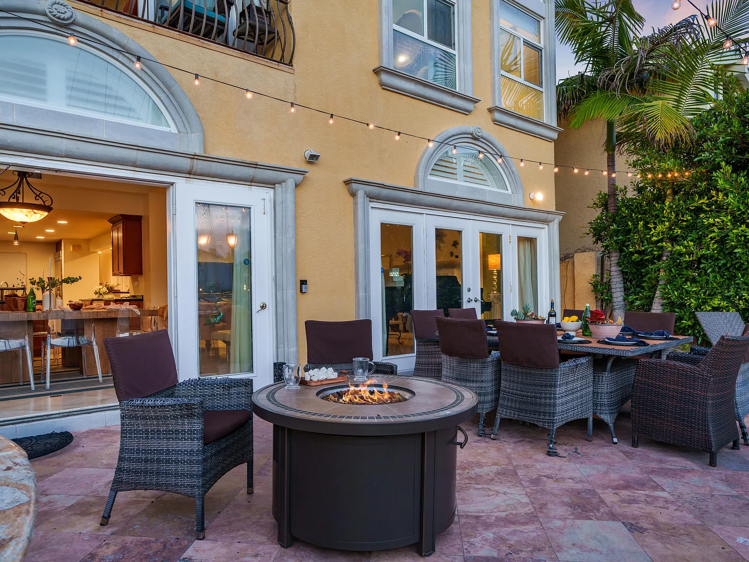 5 bed, 5.5 bath, 4065 sqft, $23,850 — Photo 4