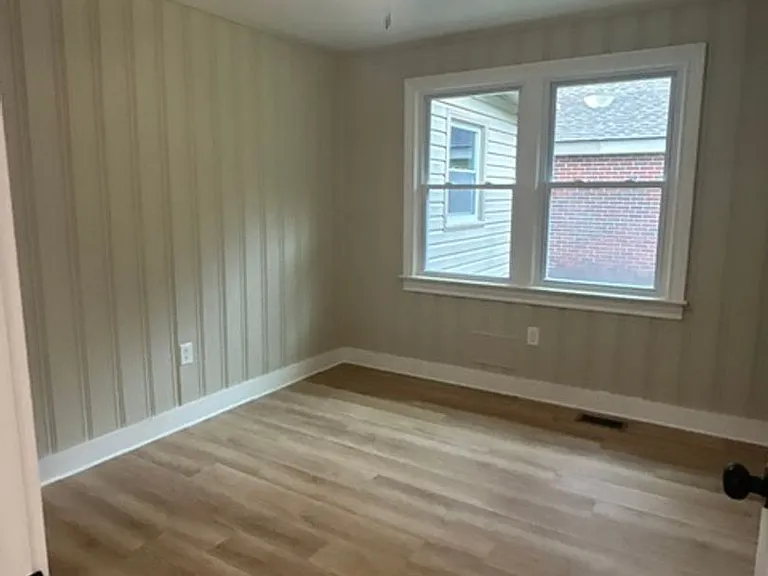 201 Meadors Ave — Photo 4
