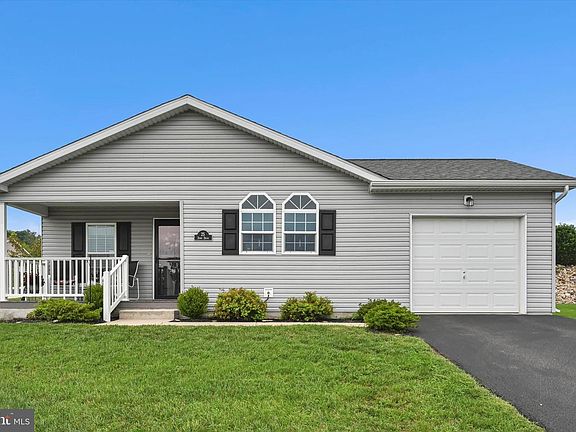 2nd image of 25 Dawn Dr