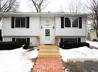 4302 East Dr, Wonder Lake, IL
