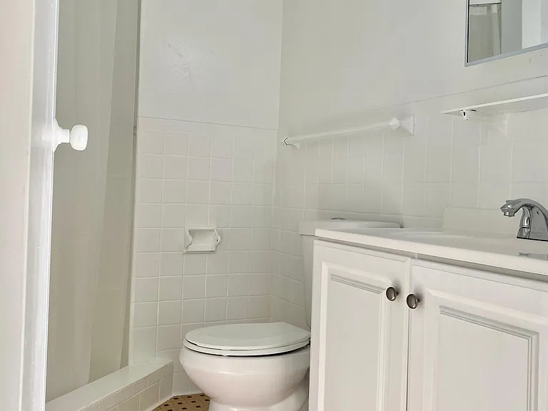 25 Woodlawn Ave #1-40 — Photo 7