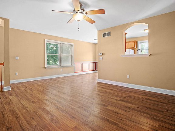 5th image of 249 W Klein Ave