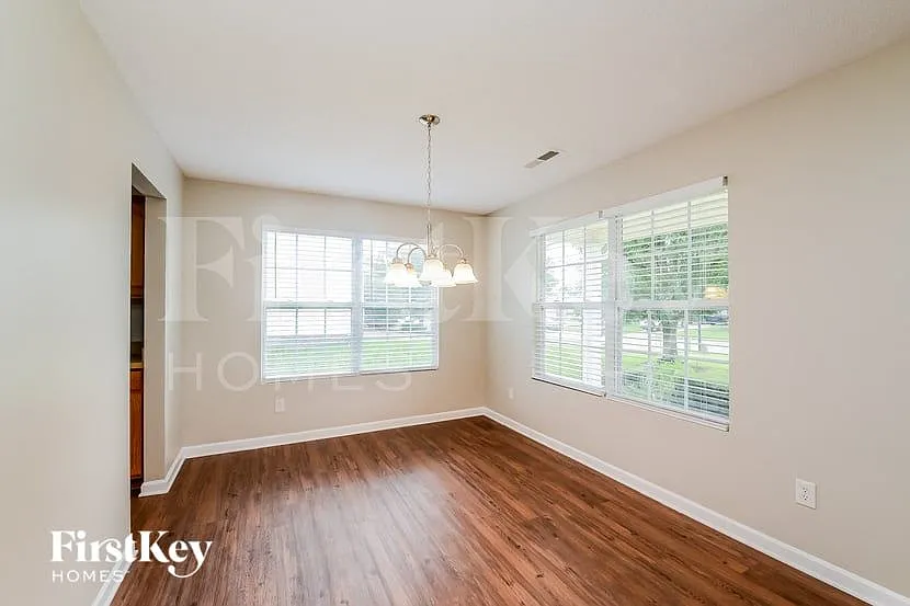3 bed, 2.5 bath, 2334 sqft, $2,655 — Photo 4