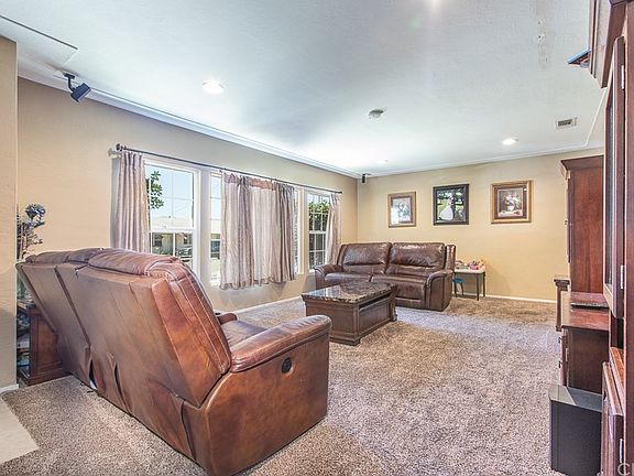 3rd image of 7425 Lillian Ln