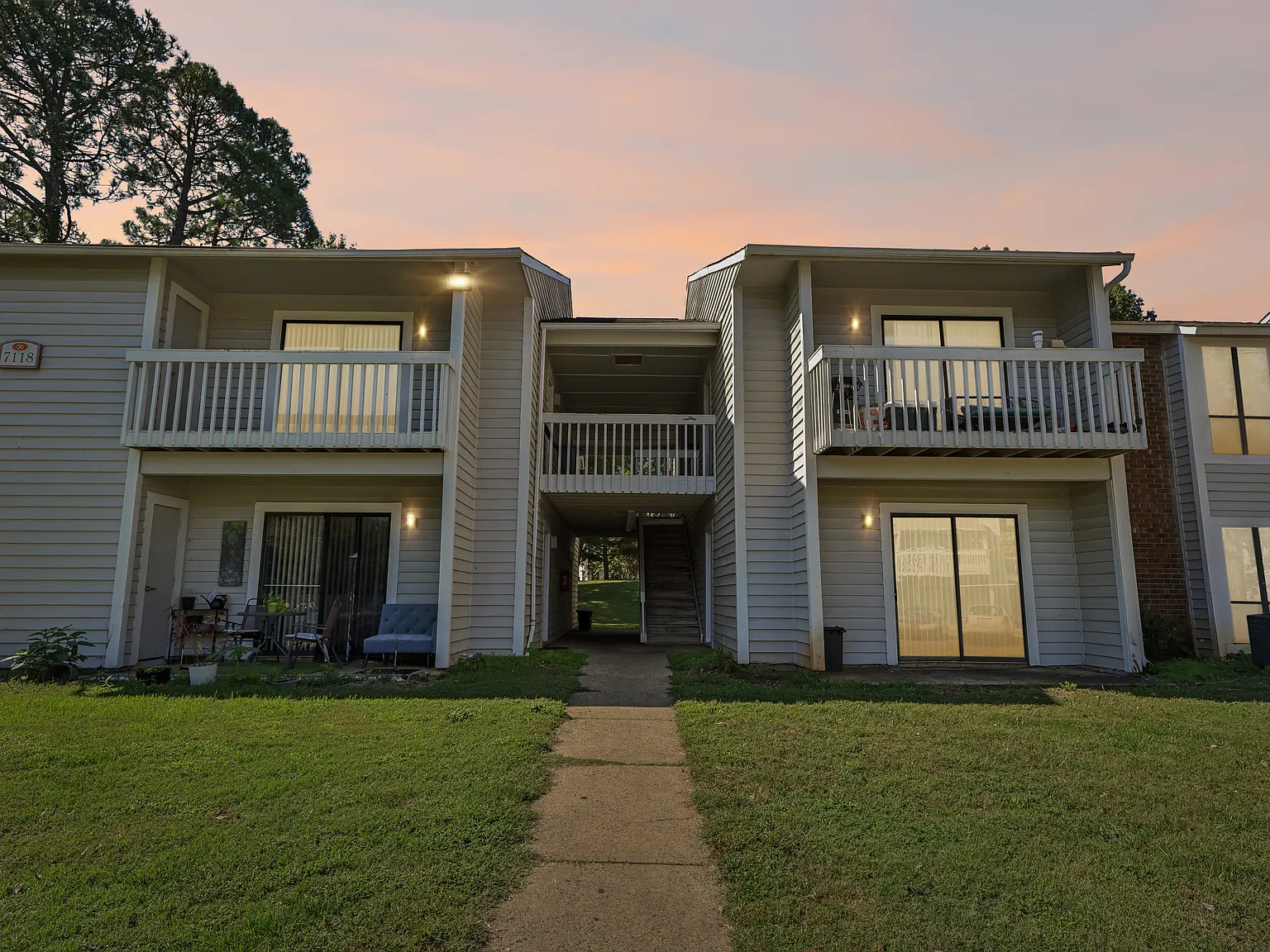 Somerstone Estates — Photo 2