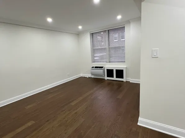 31-85 Crescent Street image 10 of 29