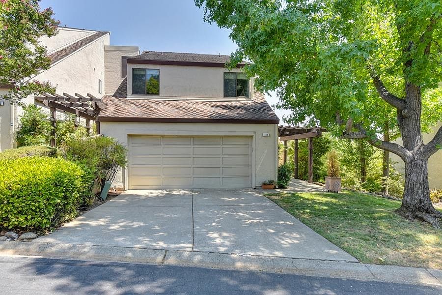 1st image of 108 S Grant Ln