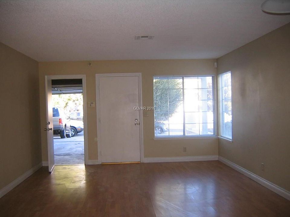 2nd image of 1721 Teardrop St #0