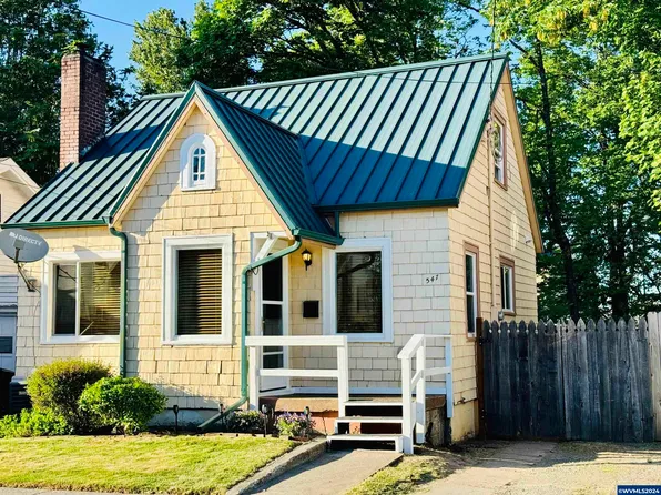 547 Knapps Pl NE, Salem, OR 97301