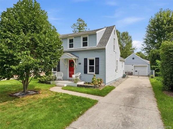 9416 Northern Ave, Plymouth, MI 48170