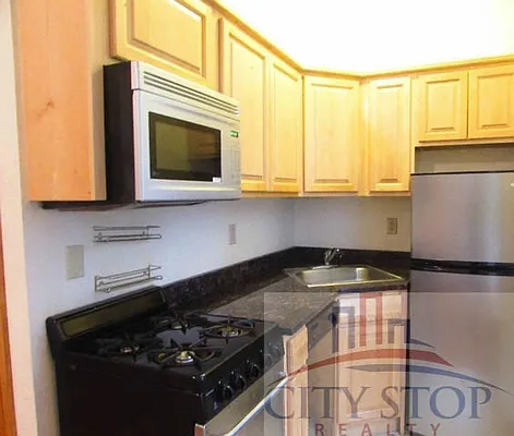 Rented by City Stop Realty | media 16