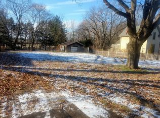 8915 Alden Rd, Harvard, IL 60033