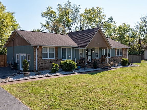 2nd image of 4521 Woodside Cir