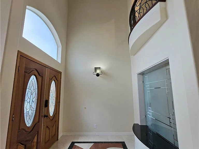 8219 Somerset Pl — Photo 3