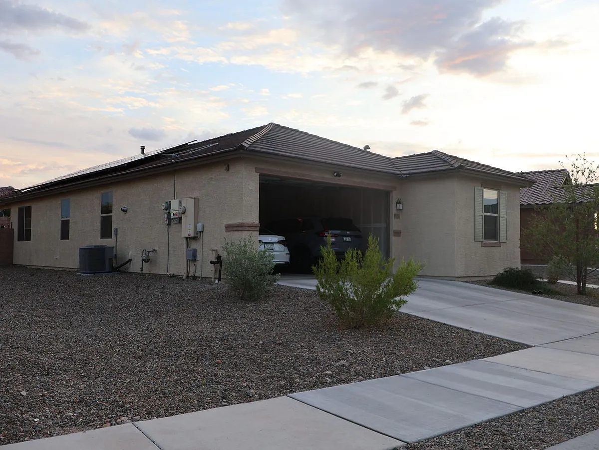 Building Photo - 9020 E Pantano Bluff Dr