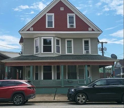 2nd image of 320-322 34th St