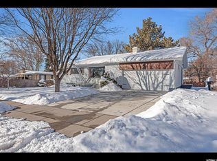 1665 E Meadowmoor Rd, Holladay, UT 84117