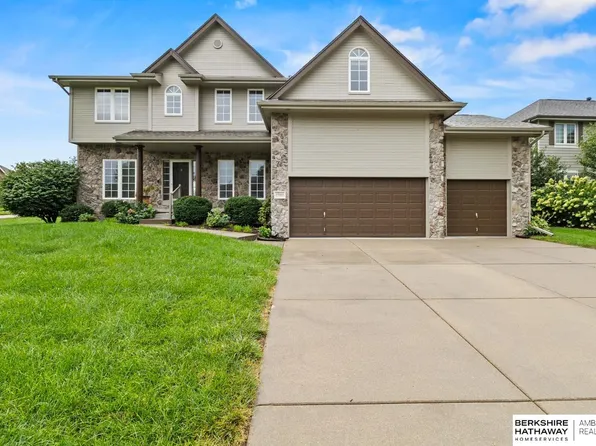 15905 Newport Ave, Omaha, NE 68116