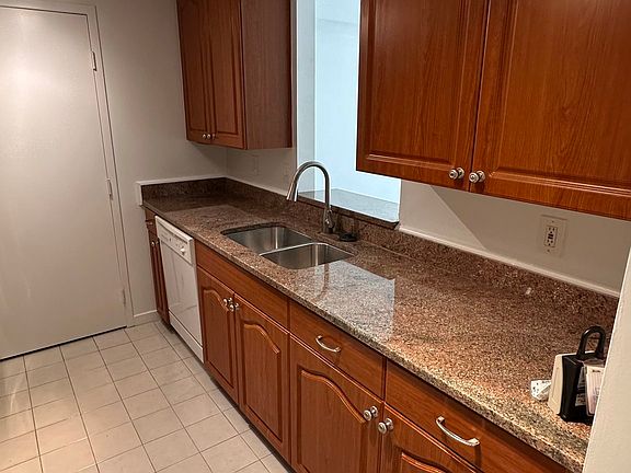 2nd image of 1530 Key Blvd APT 307