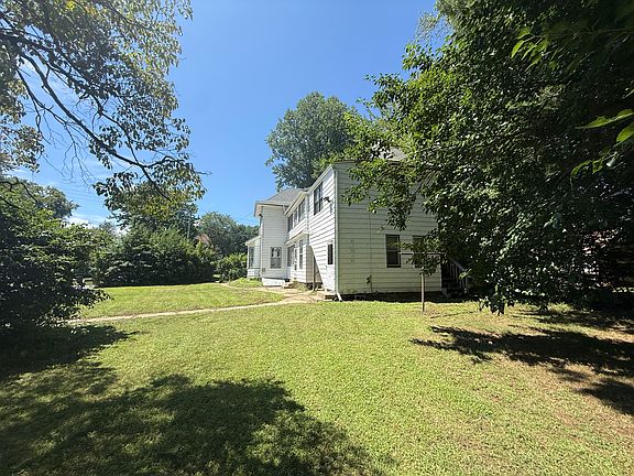 2nd image of 156 Main St